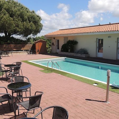 Hotel Auberge Des Charmilles Sainte-Soulle Kamer foto