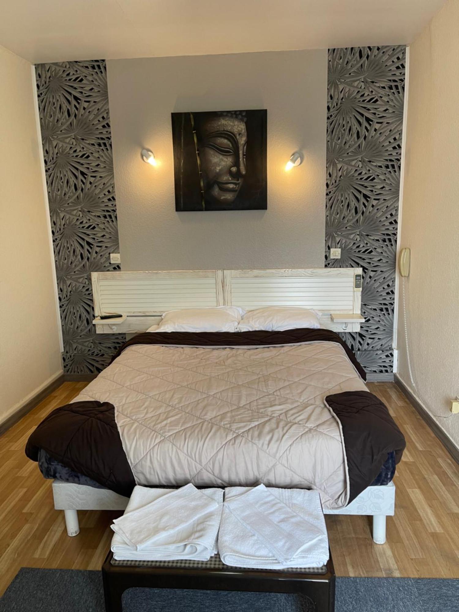 Hotel Auberge Des Charmilles Sainte-Soulle Kamer foto
