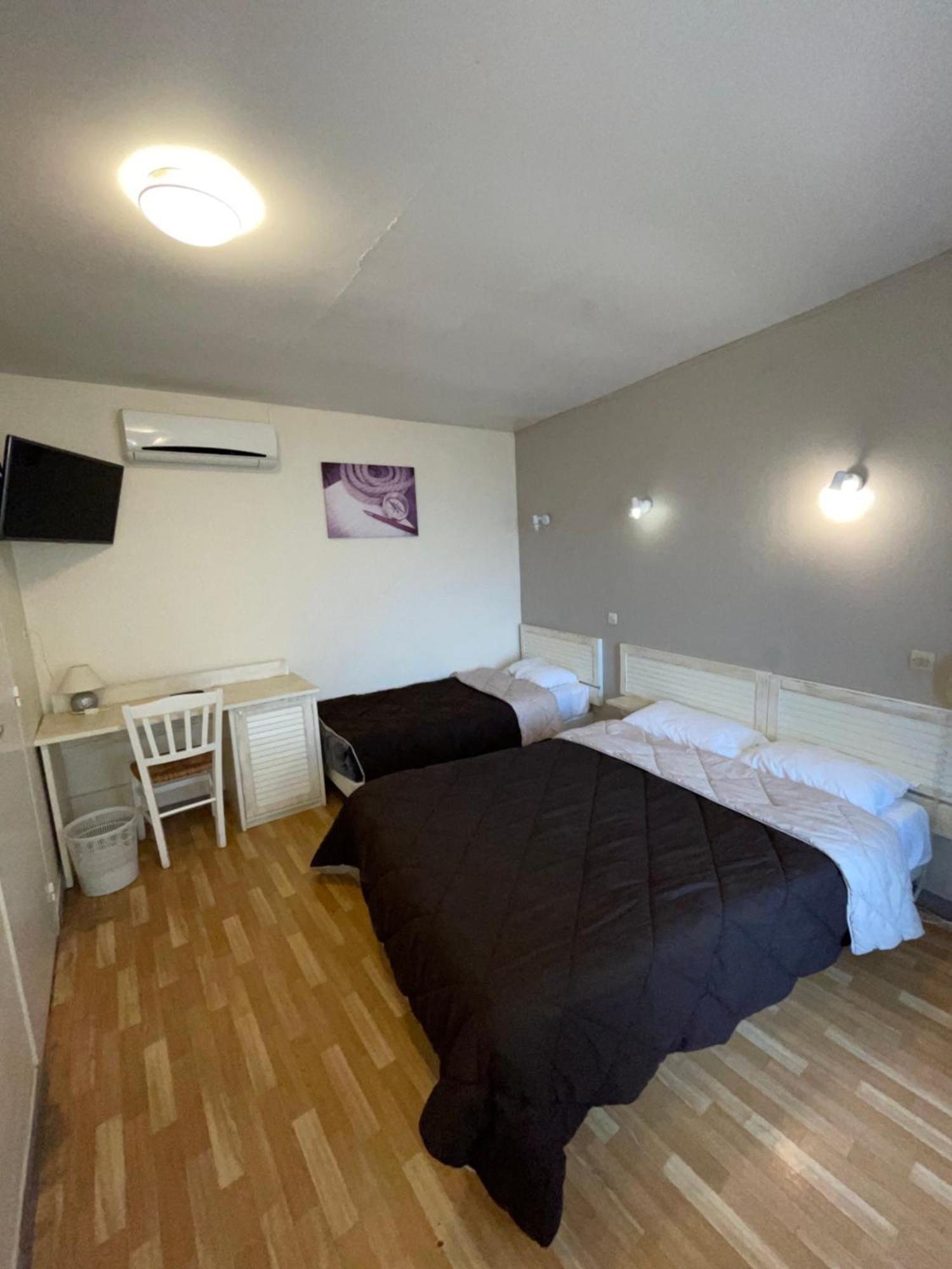 Hotel Auberge Des Charmilles Sainte-Soulle Kamer foto