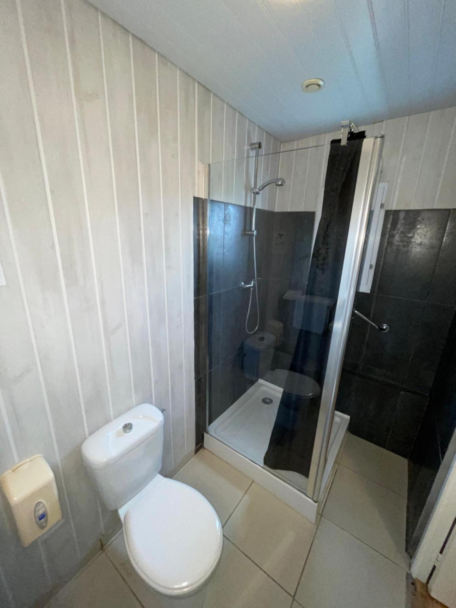 Hotel Auberge Des Charmilles Sainte-Soulle Kamer foto