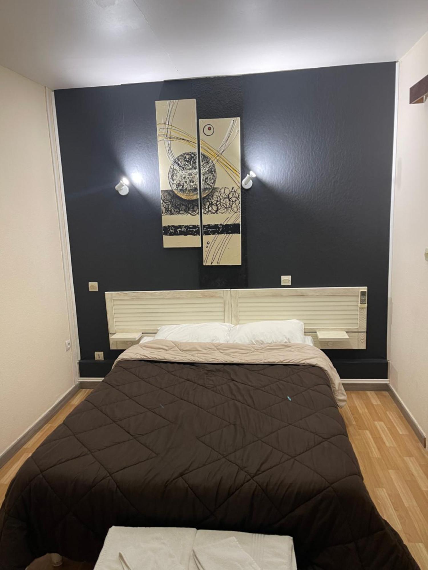 Hotel Auberge Des Charmilles Sainte-Soulle Kamer foto