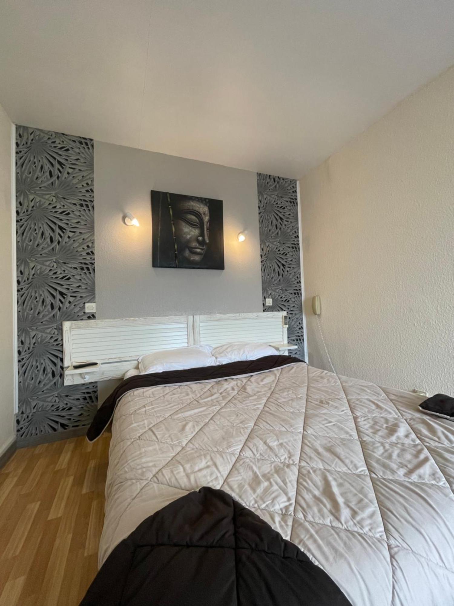 Hotel Auberge Des Charmilles Sainte-Soulle Kamer foto