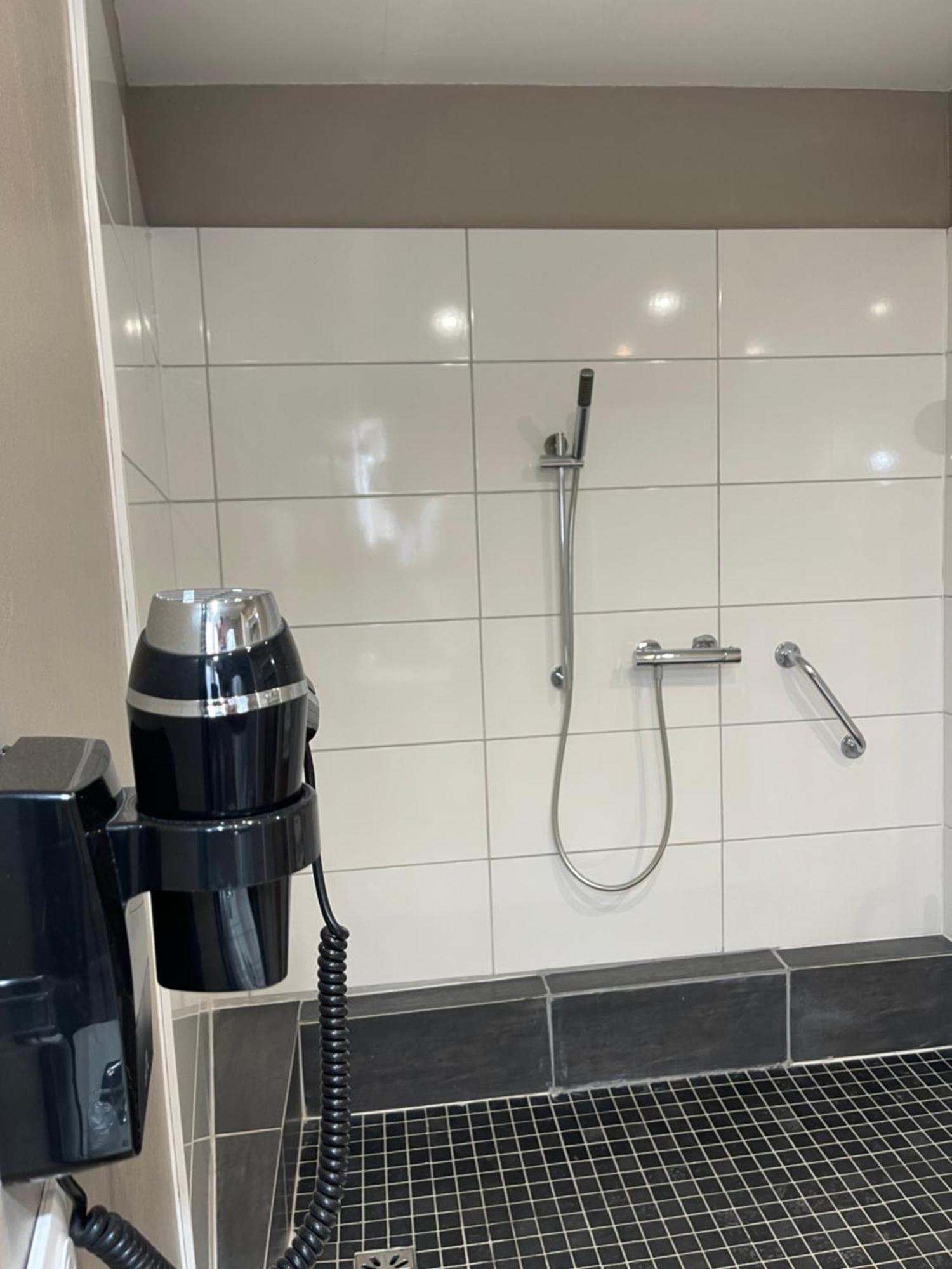 Hotel Auberge Des Charmilles Sainte-Soulle Kamer foto