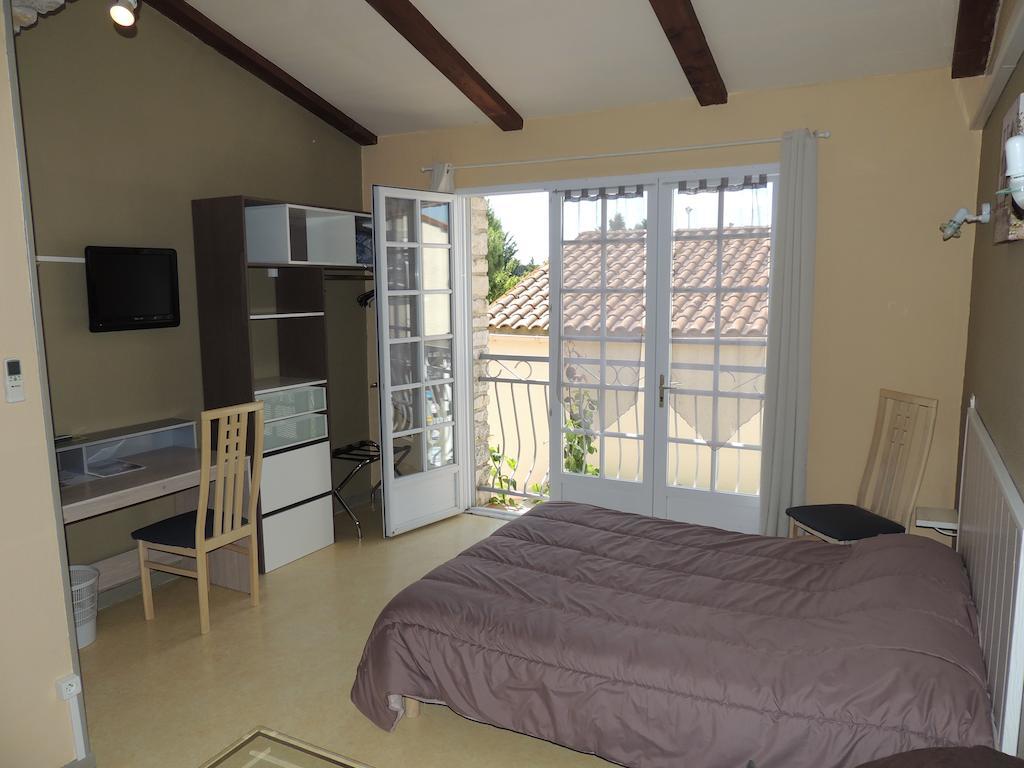 Hotel Auberge Des Charmilles Sainte-Soulle Kamer foto
