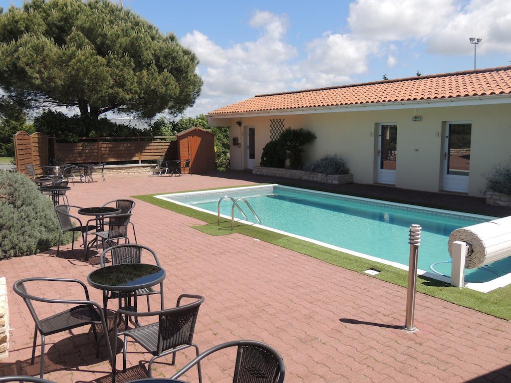 Hotel Auberge Des Charmilles Sainte-Soulle Kamer foto